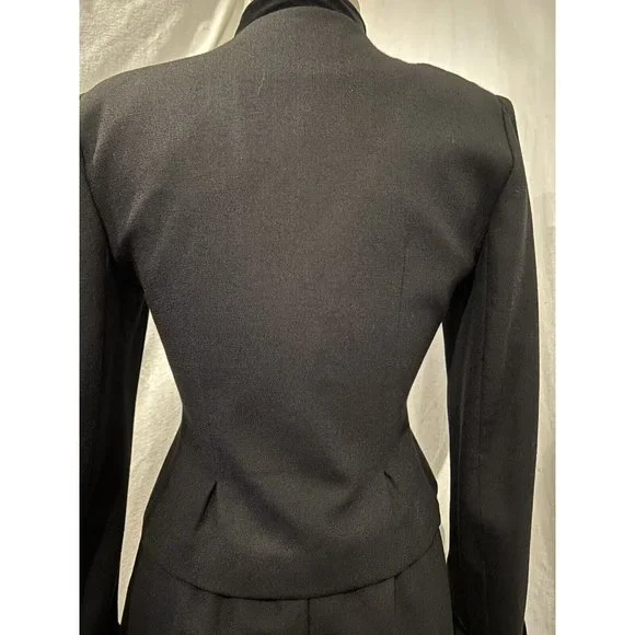 Sophisticated Black Skirt Set - Picture 10 of 16